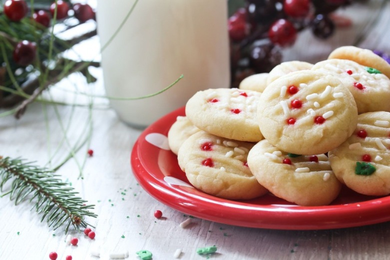 Indulge Over the Holidays with These 4 Festive Drinks and Treats | SeaShore Realty