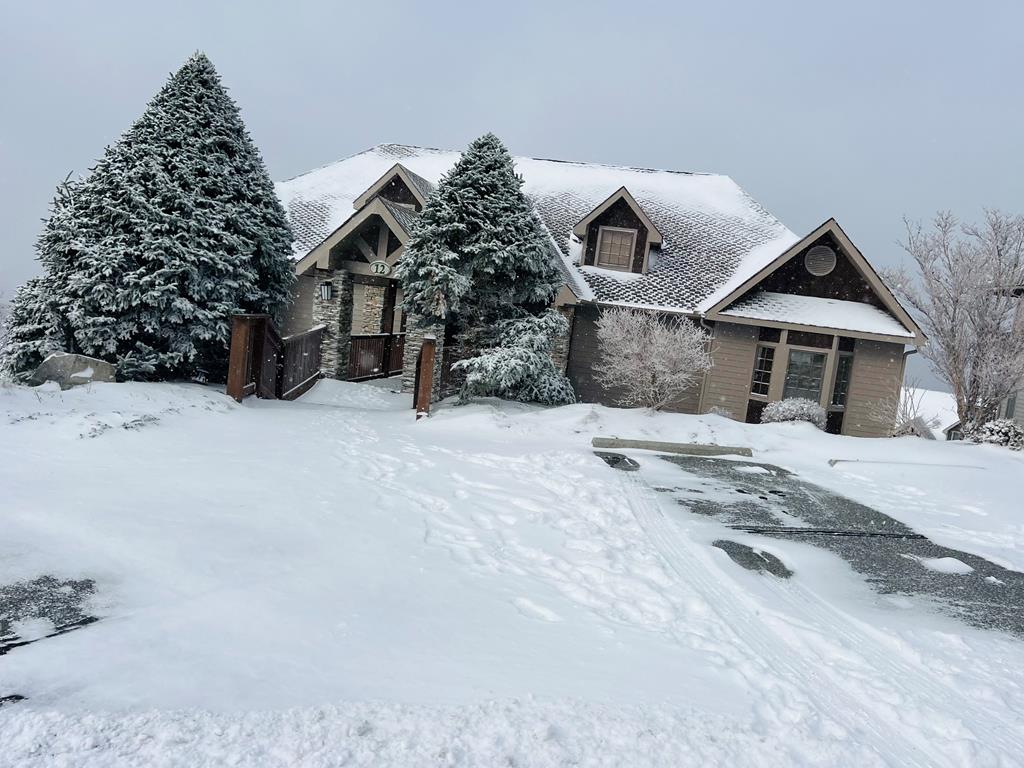 The Hydeout Mountain View Vacation Rental